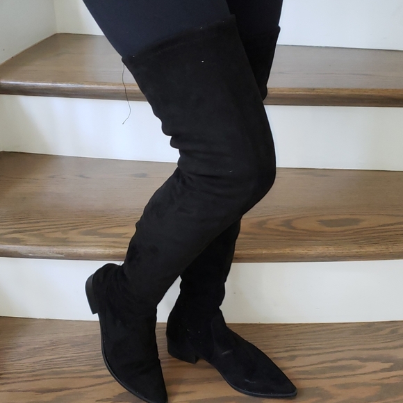 OVER THE KNEE BOOTS. - Picture 2 of 3